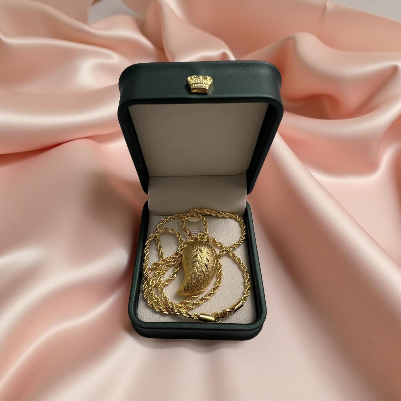 ‏Gold Plated Leaf Necklace Women Minimalist Pendant Nature Jewelry Gift
