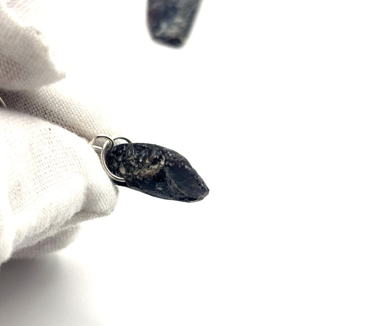 Handmade Dark Antique-Style Fragment Earrings – 2.5 cm, 2.92g Pair
