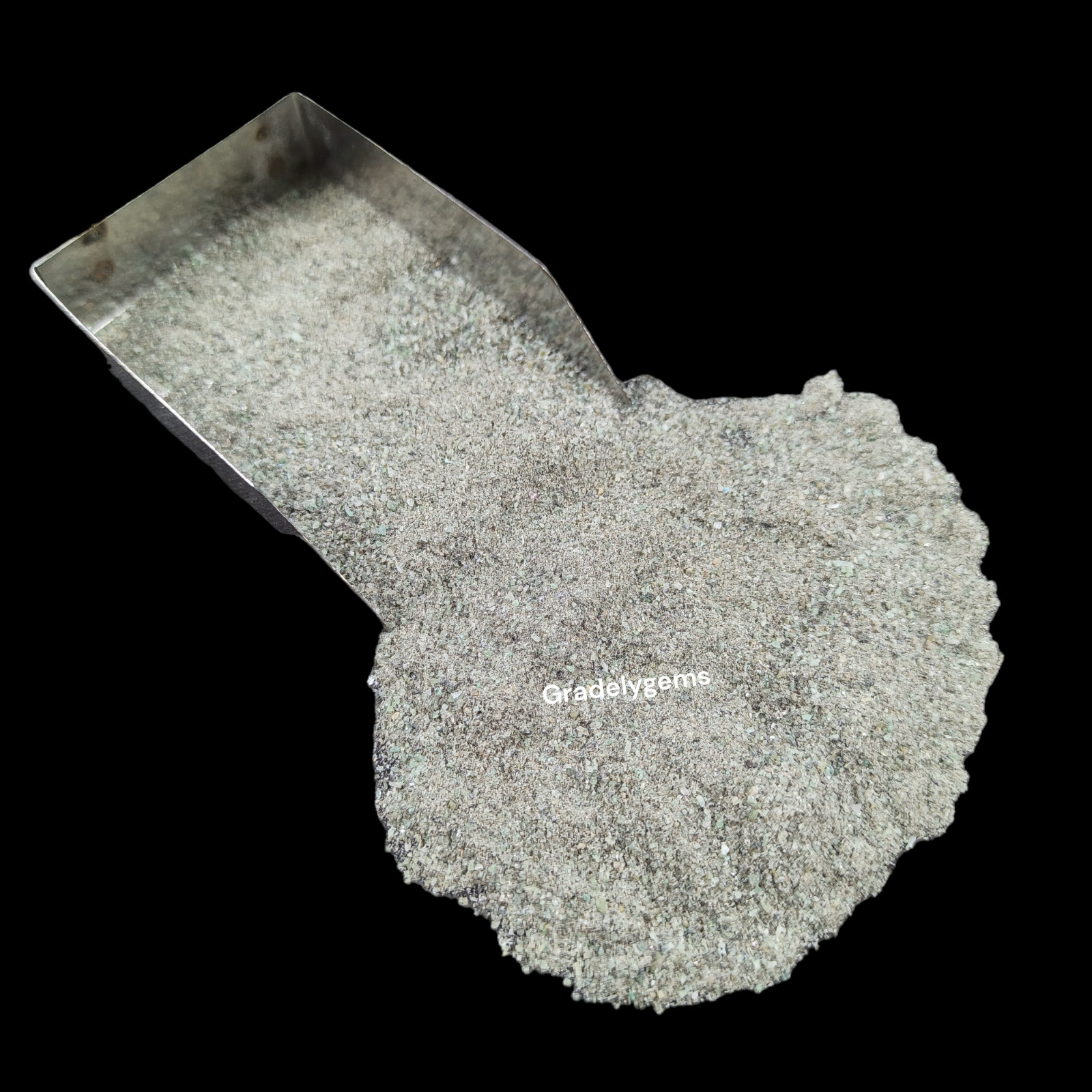 Exquisite Emerald Gemstone Crushed Powder – Rich Green Hue for Resin Art & Craft