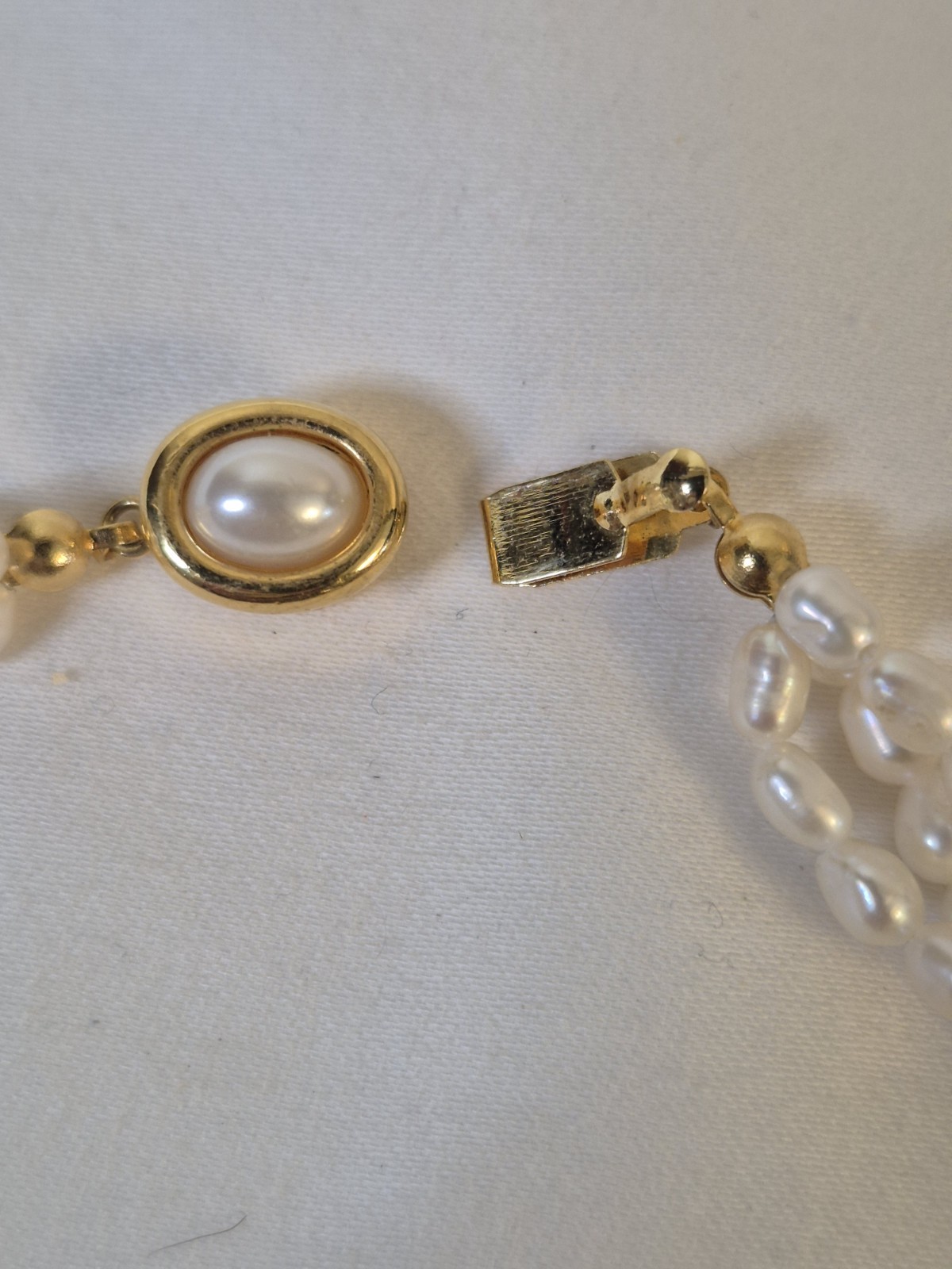 Rice Pearl 3 Strand Necklace 22” Coral Green Goldtone Push Lock Clasp Vintage
