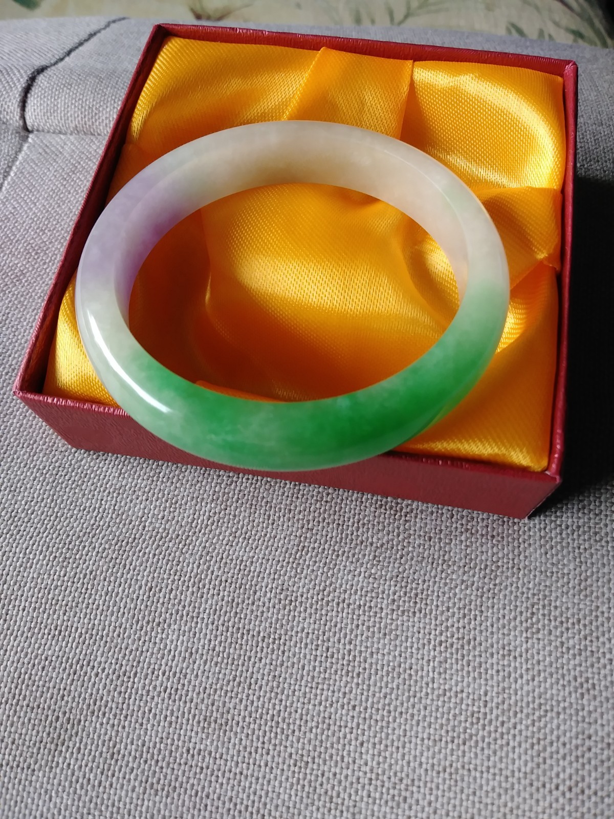 genuine jadeite apple green and lavender jade bangle 57mm/48.6g