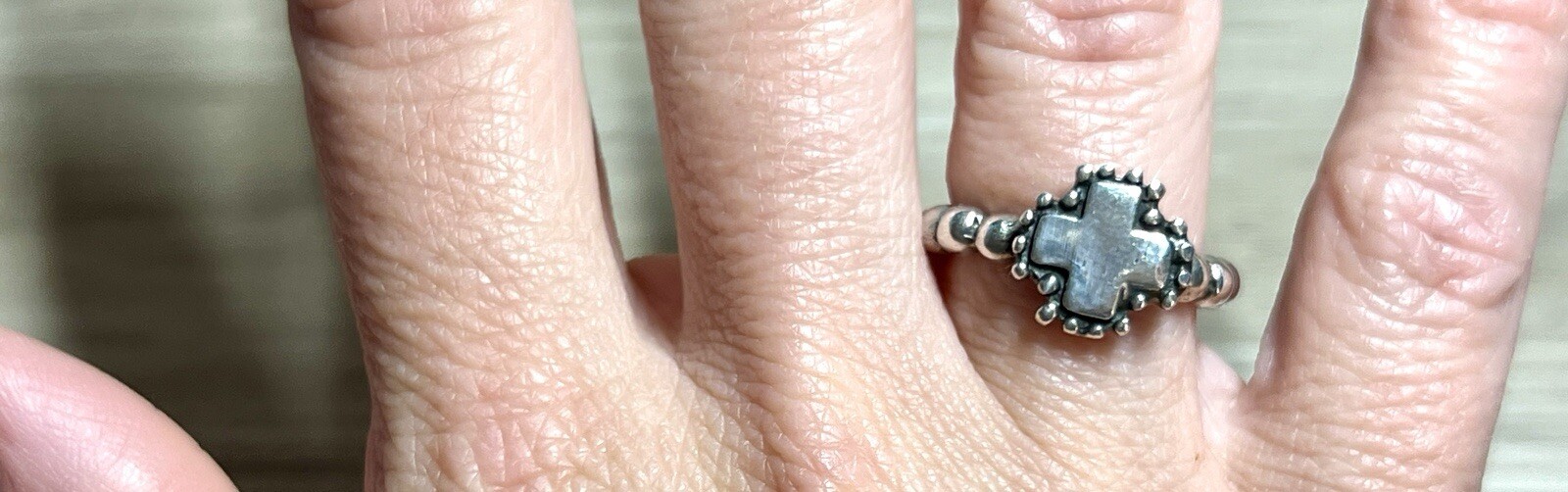 Designer Dian Malouf Sterling Silver Beaded Shank Cross Eternity Ring, Size 6.5