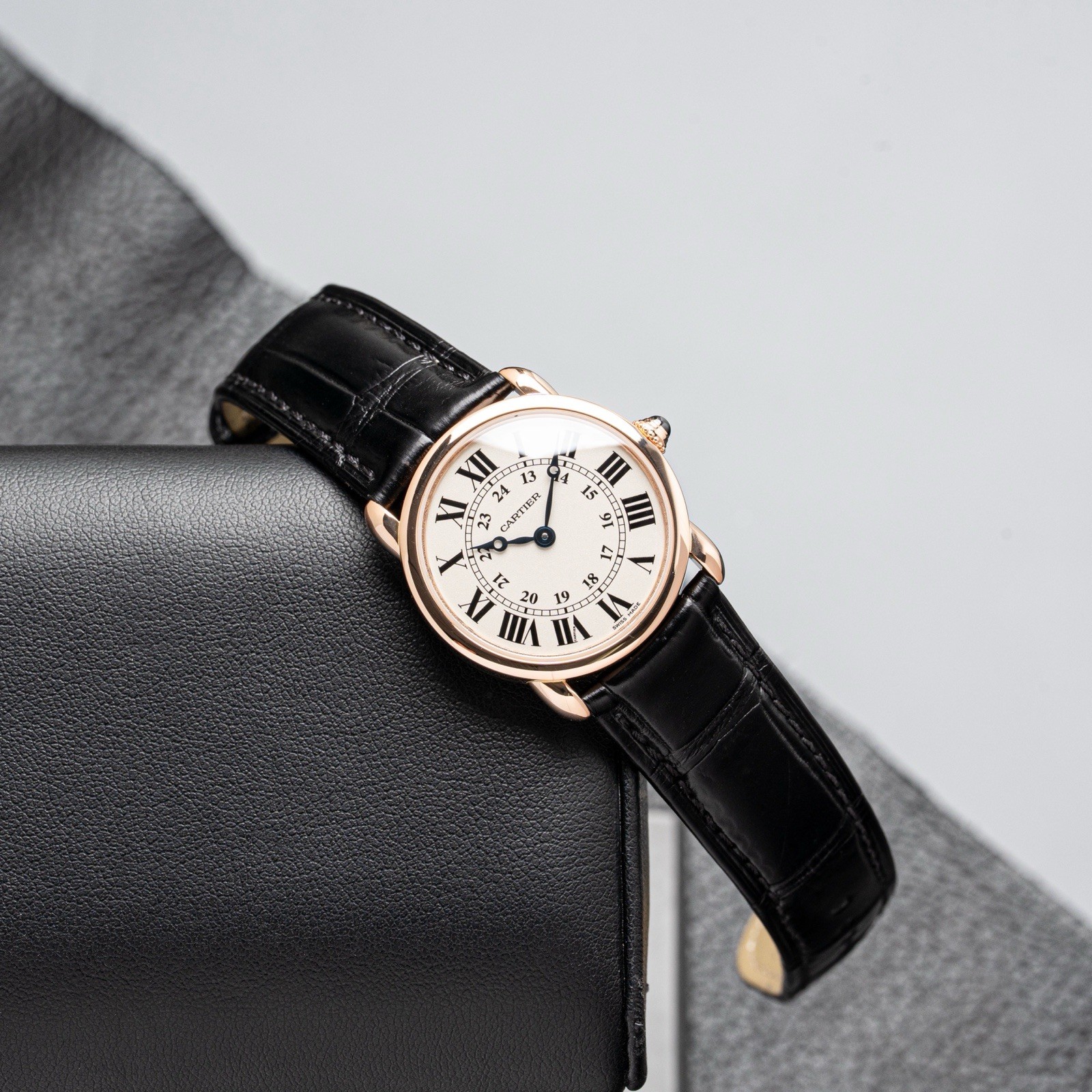 Cartier Ronde Louis 29mm 18K Rose Gold Roman Dial Watch 2886 W6800151