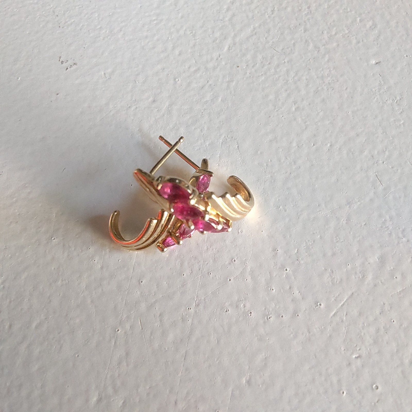 Vintage 14K Yellow Gold Ribbon J-Hoop Earrings Marquise Pink Fuchsia Gemstone 3g