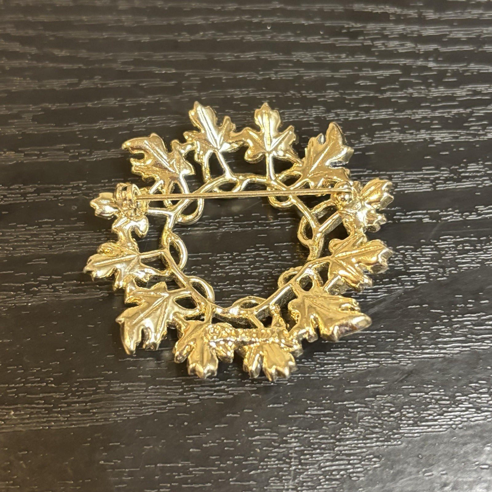 Sarah Coventry Gold and silver color Leaf Brooch Vintage
