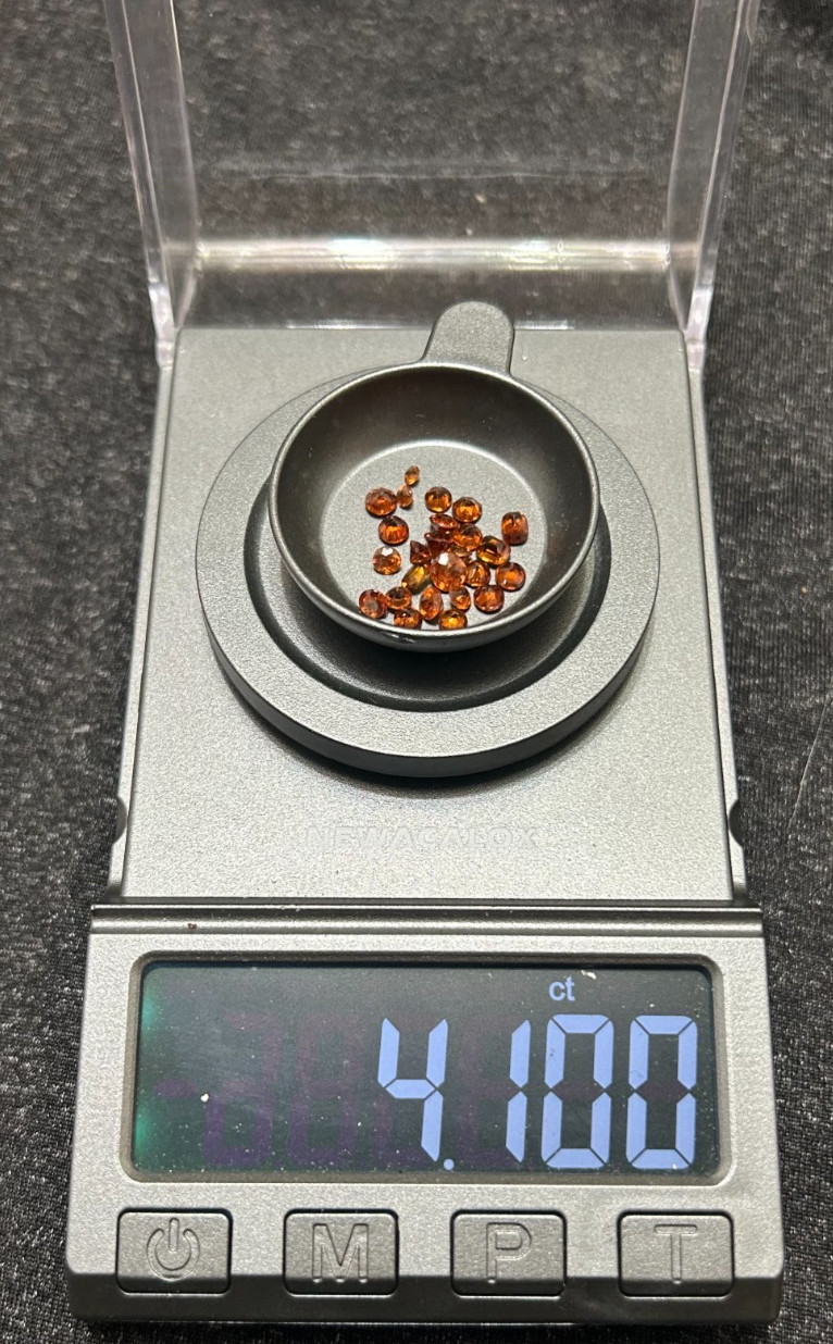 25 Natural Hessonite Garnets 4.10ct Parcel Lot Cinnamon Orange Faceted Gems