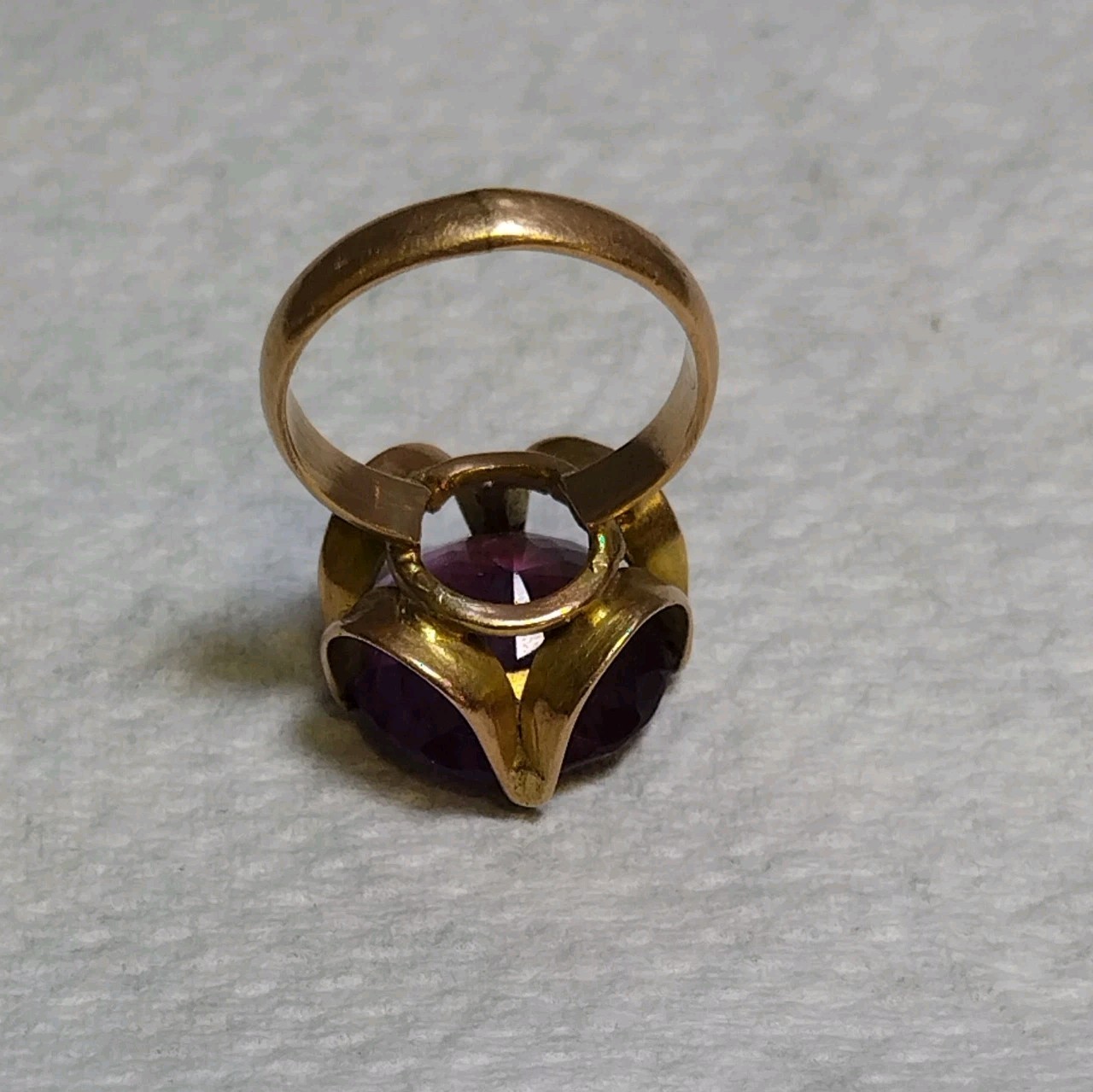VTG Gold Tone Cocktail Ring Large Oval Faux Amethyst Purple Faceted Stone 6.5