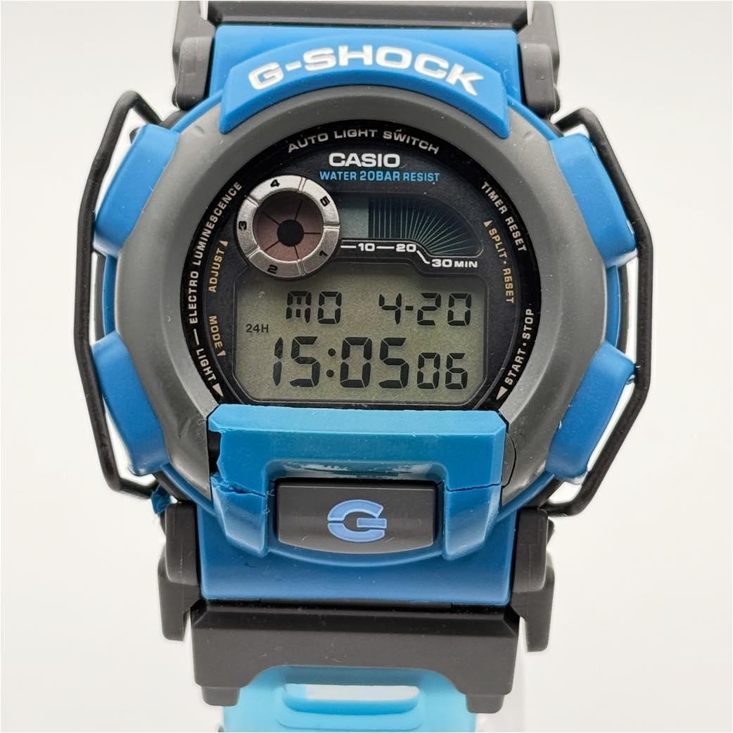 CASIO G SHOCK DW003X 2T Blue Digital Watch Box Papers Working Crack In hand