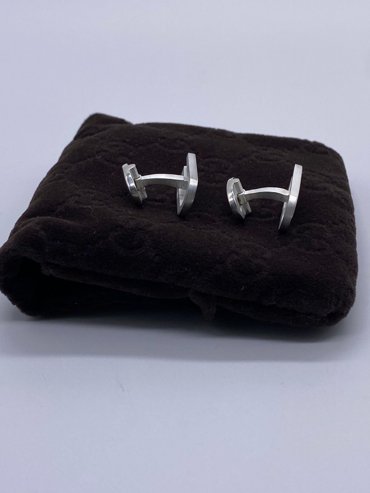 Gucci Cufflinks “G” Logo Sterling Silver 925 IN ORIGINAL BOX 8.6g, 1.7cm x 1.0cm
