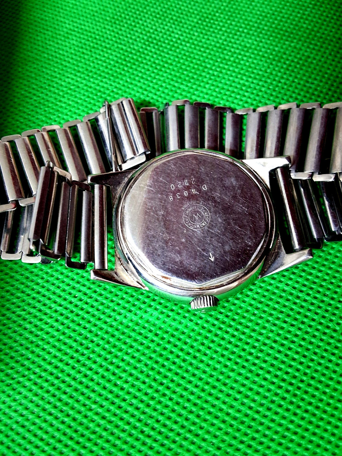 Vintage West End Sowar Prima Manual wind 17 jewels Wrist Watch 36 mm Swiss Made.