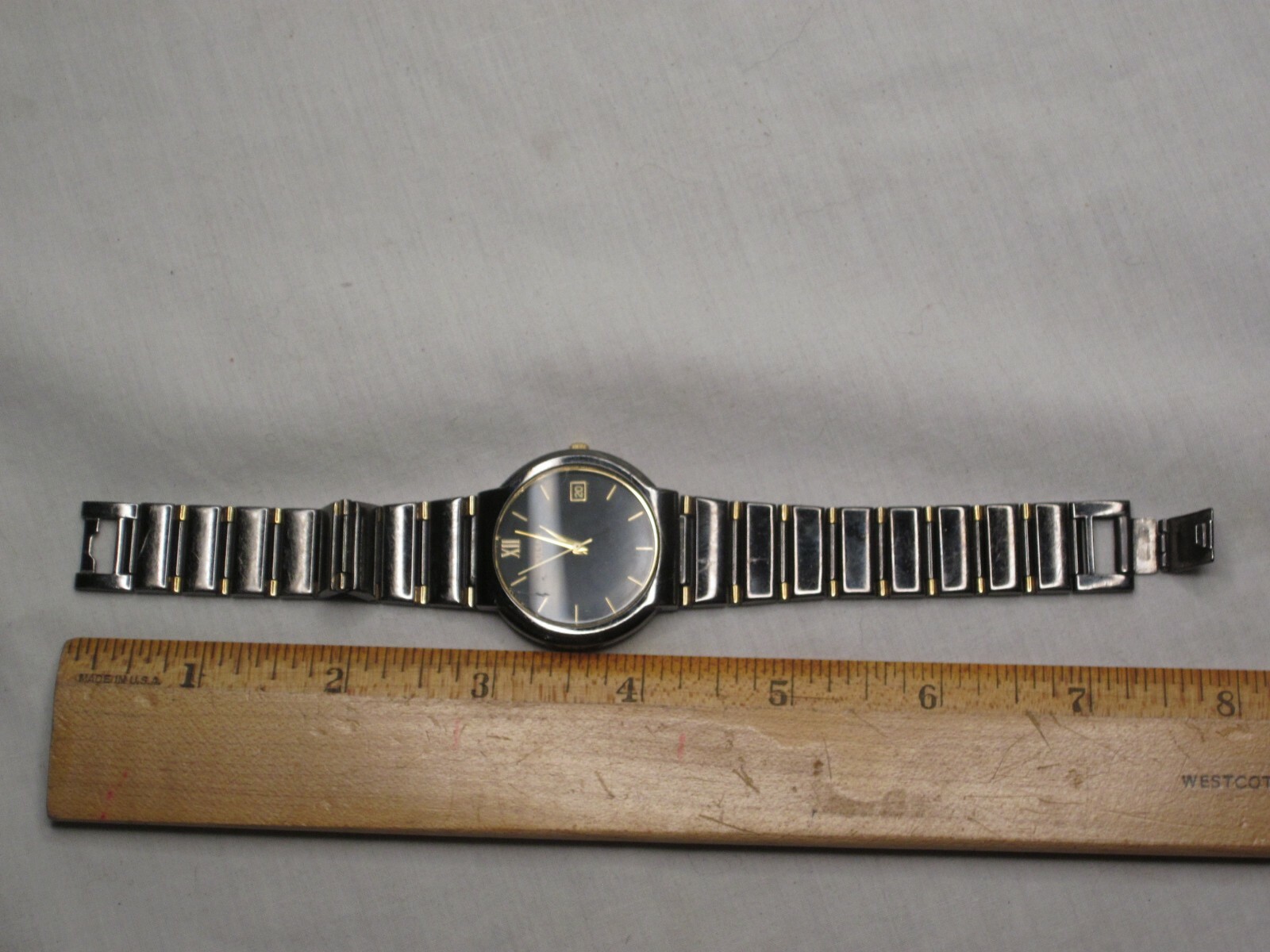 pre-owned PULSAR wristwatch date time VX42-X106 black w/ gold accent