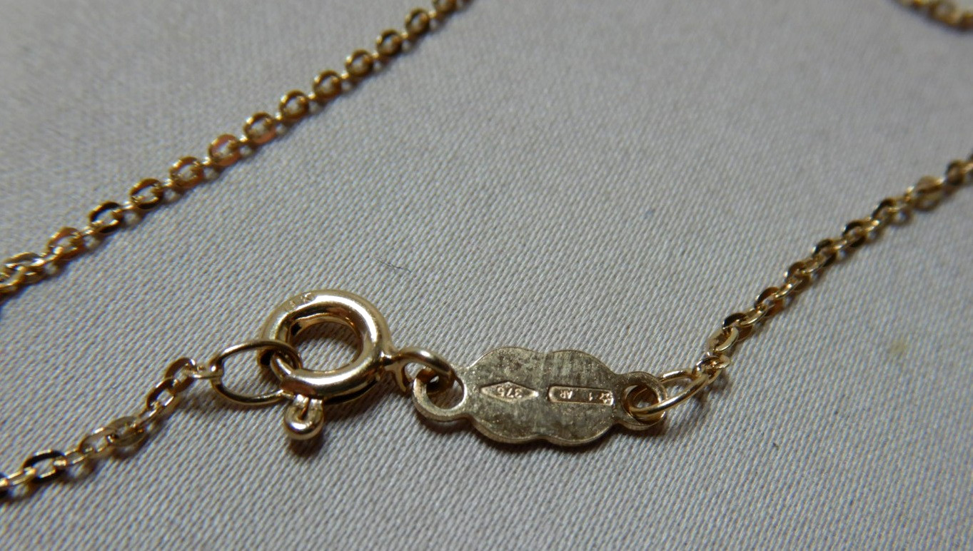 Vintage 9ct Gold Italian Chain Necklace by UNO A ERRE 4238