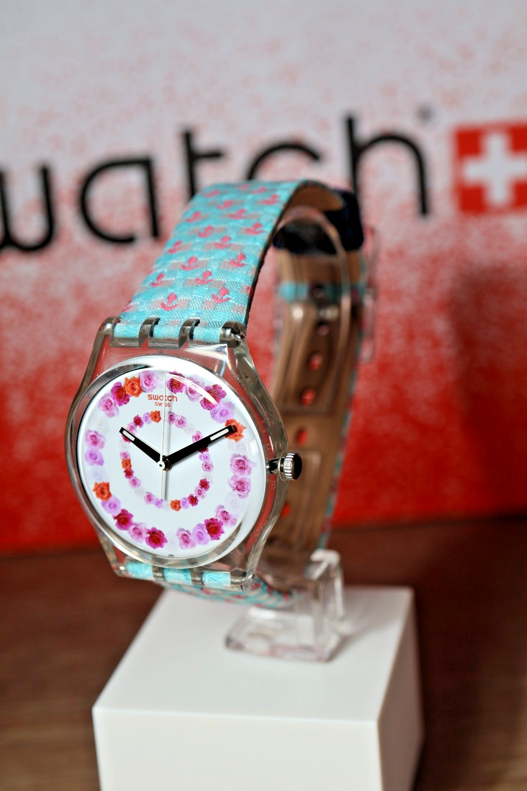 NEW Limited Swiss Swatch ROSES4U Flowers Denim Leather Strap Clear 34mm GZ291