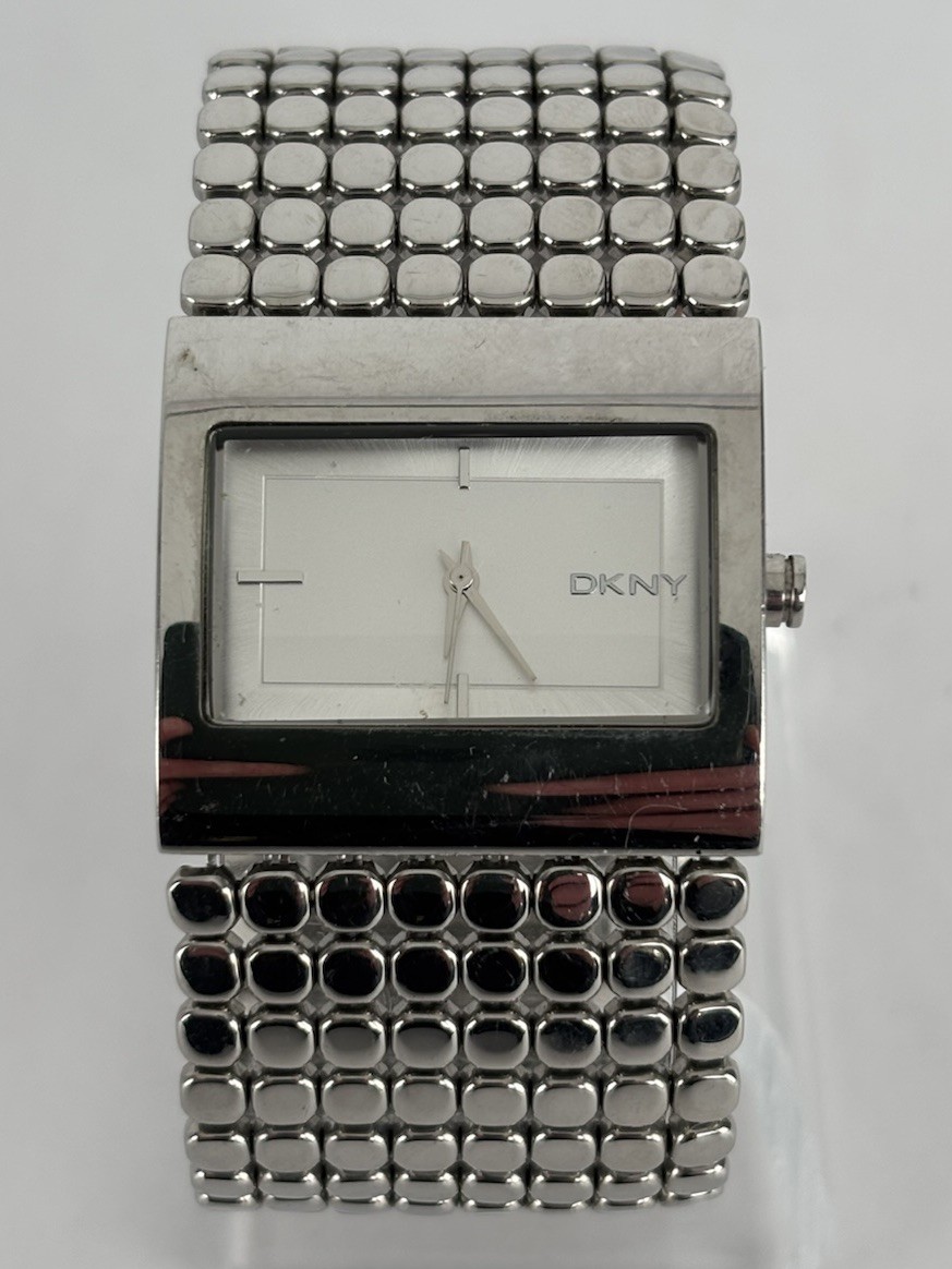 DKNY NY-4967 32mm Silver Tone Quartz Watch w/Bracelet & New Battery