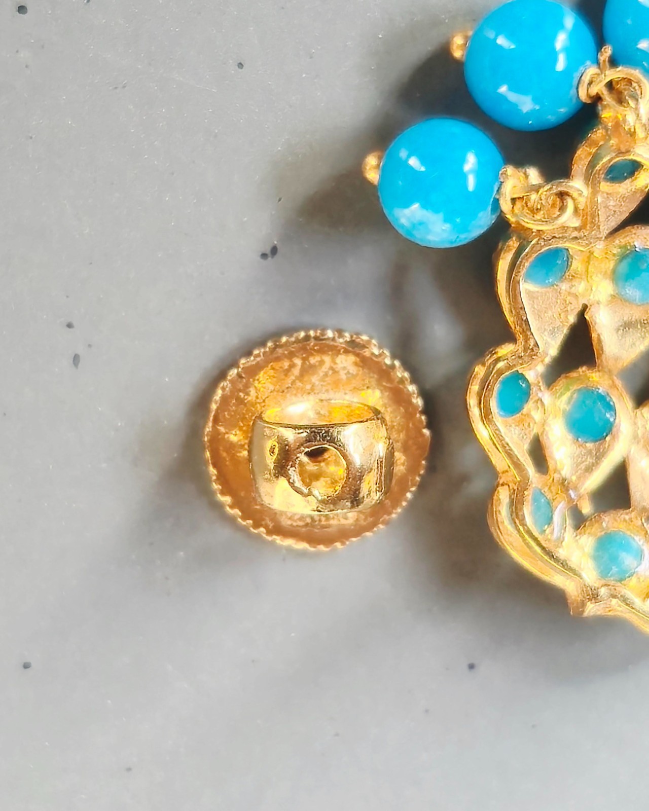 22k Gold and Turquoise Vintage Earrings – 9.5g -Preowned in Excellent Condtion