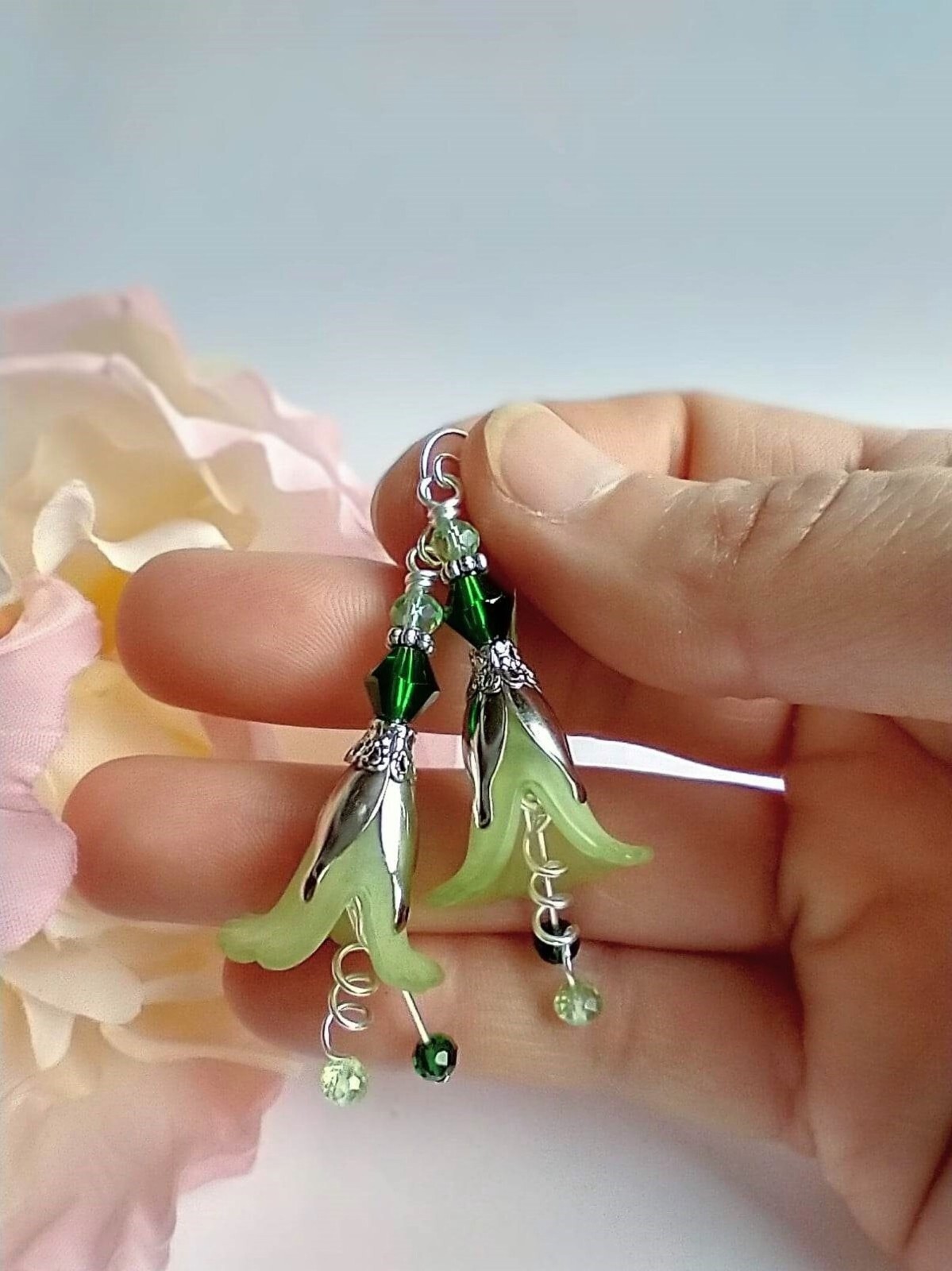 Green Flower Earrings Floral Dangle Earrings Boho Dangle Earrings Vintage Style