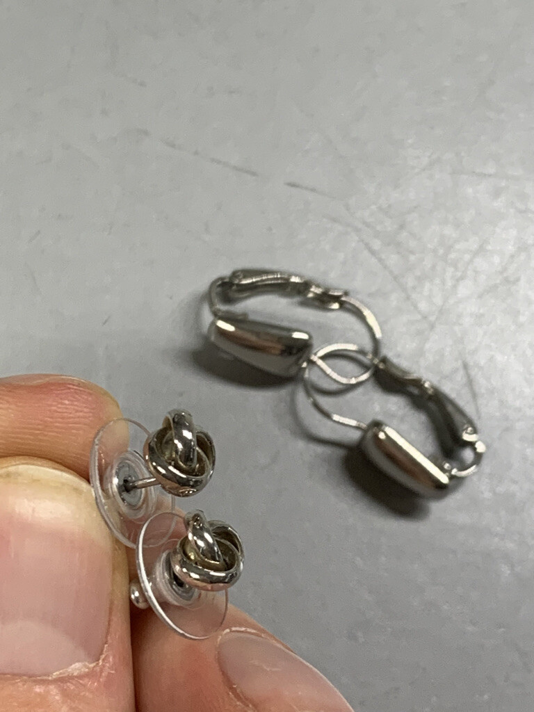 Set of Two Silver Earrings – Stud – Classic Design