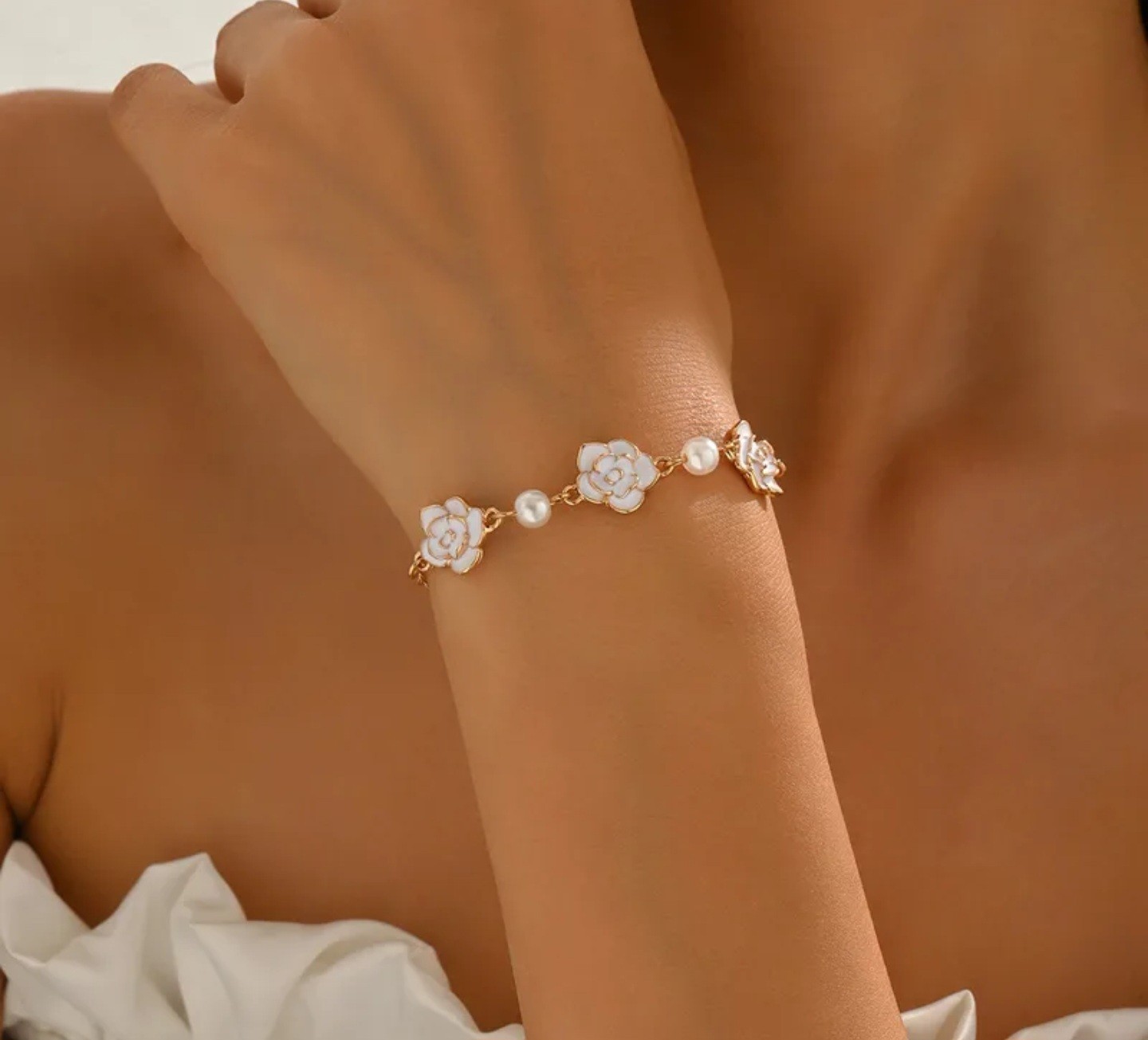 Gold Tone Adjustable Chain Bracelet w/ White Flower Charms & White Pearls
