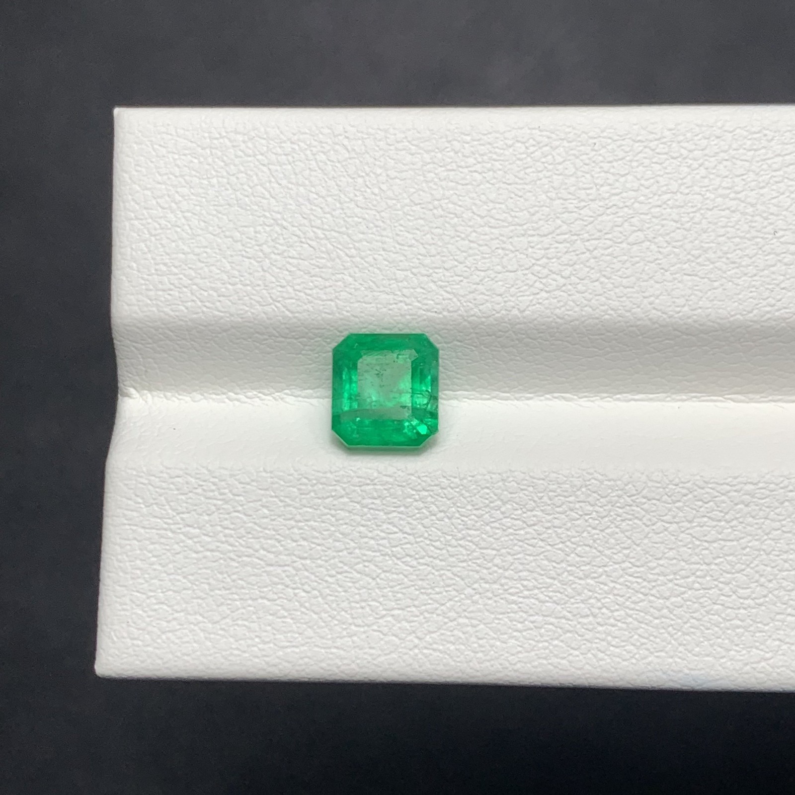 1.60 Ct Natural Swat Emerald – Vivid Green Loose Gemstone from Pakistan