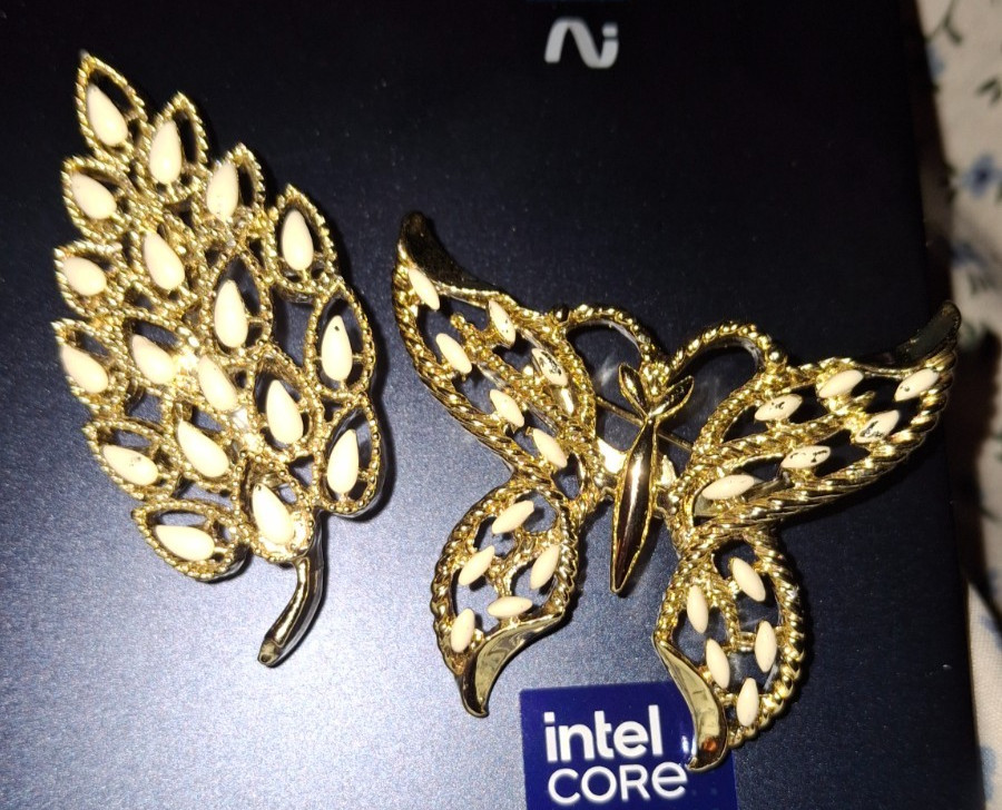 set 2 Vintage 1970s Gerry’s White Enamel butterfly & Leaf Gold Tone Brooch