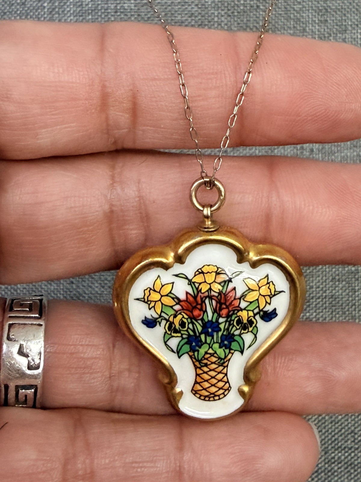 Vtg Franklin Mint Porcelain Flower Pendant Necklace Artisan