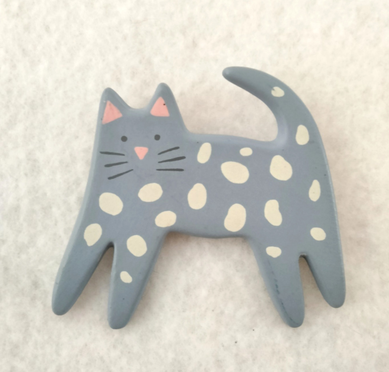 Vintage Ceramic Hallmark CDS Cat Brooch (147 – 2320)