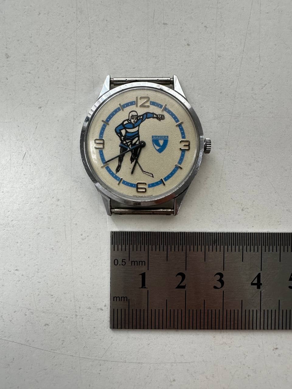 Vintage USSR Chaika 17 Jewels Hockey Player Mechanical Watch Rare Soviet Dial