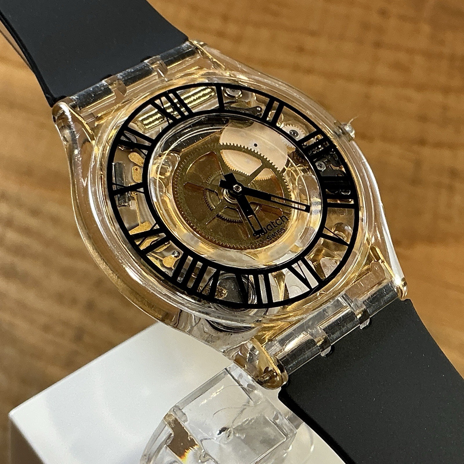 Skin – Ultra Thin – FORET NOIRE – SFK392 – Gold Gears / Roman Numerals – 34mm