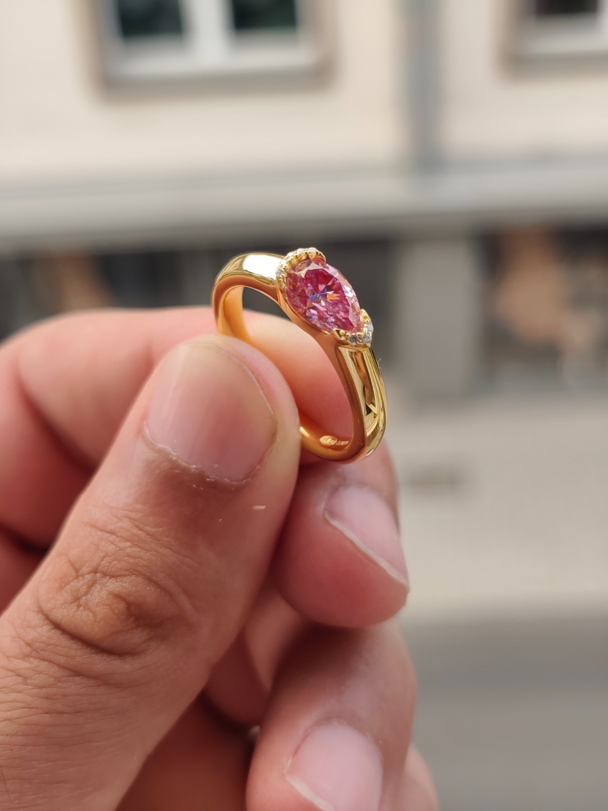 18K Yellow Gold Solitaire Ring 1.01ct Pear Diamond (Brown) IGI Size 5,6,7,8,9,10