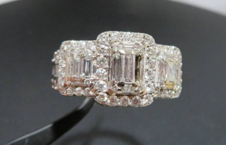 14K WG EMERALD CUT & ROUND CLUSTER ENGAGEMENT RING 1.00 tcw SZ 8.5 7.84g(G133479