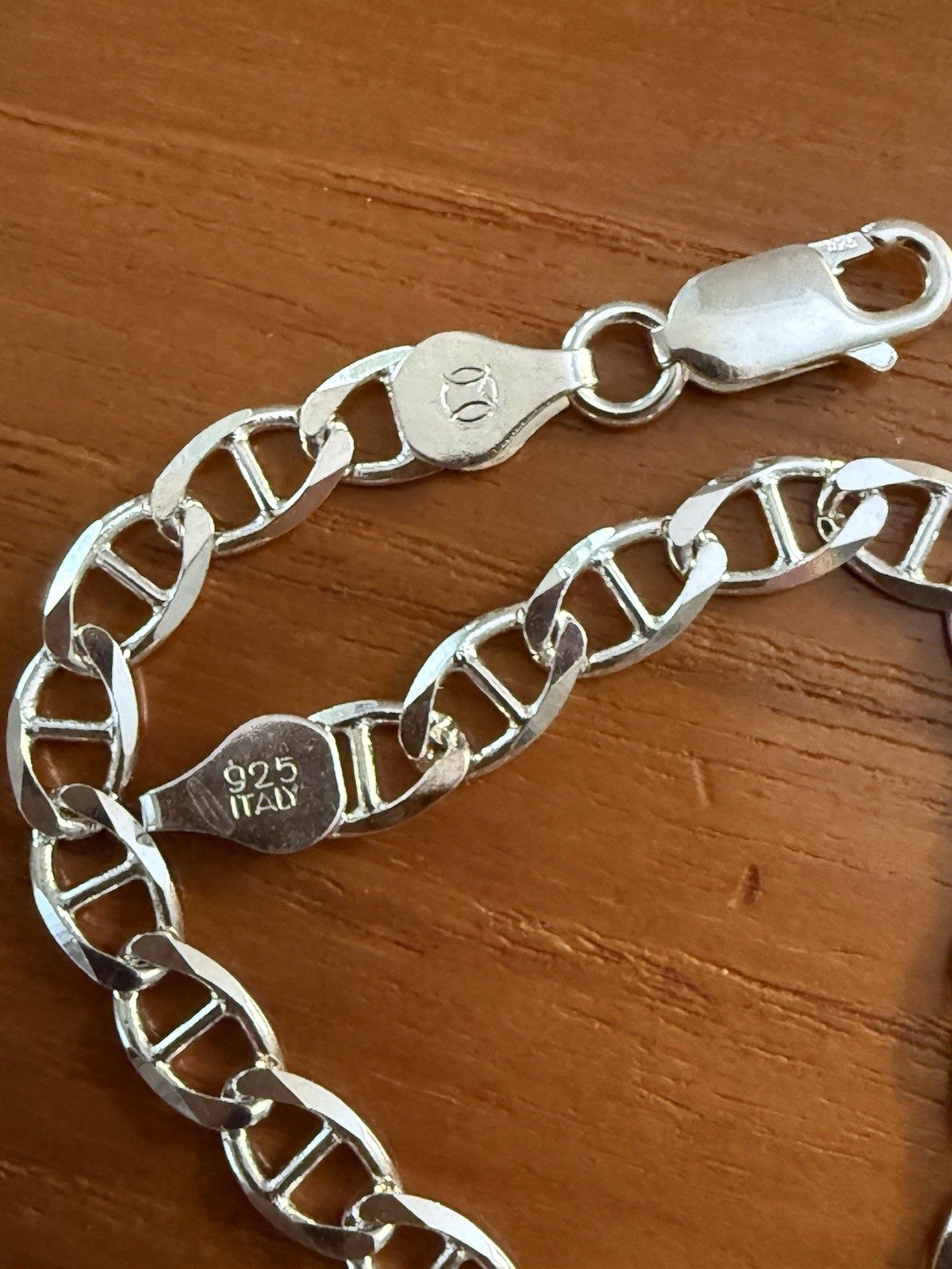 Beautiful vintageSterling Silver Figaro Gucci Bracelet 7” 5mm Wide Italy 6.3g