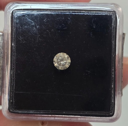 0.28 CT Natural Diamond Solitaire Round Brilliant SI1 Light Greenish Yellow IGR