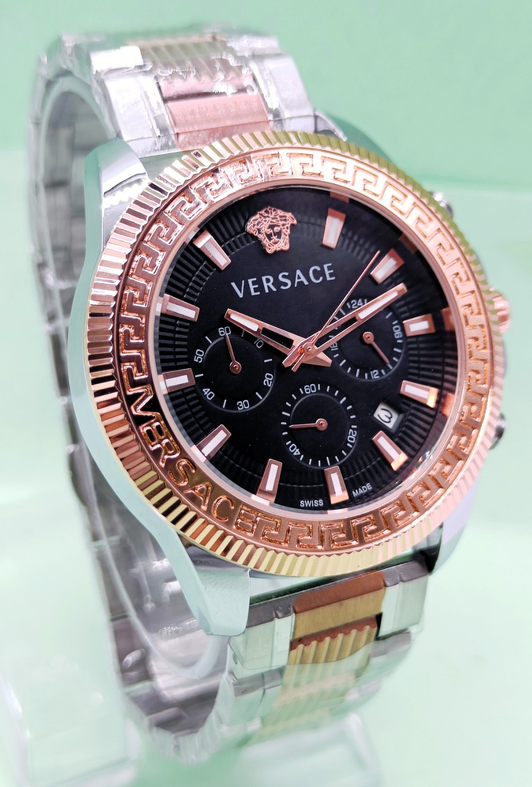 Amazing Versace Chronograph Date Indicator Analog Men’s Wrist Watch
