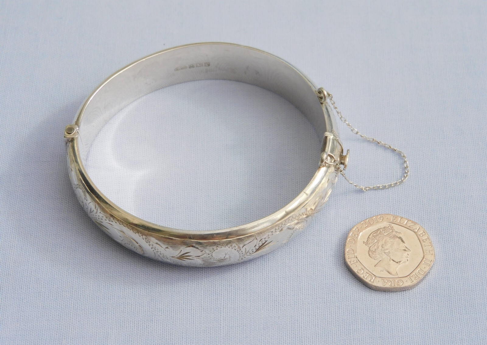 CPS BIRMINGHAM 1966 HALF ENGRAVED SOLID STERLING SILVER HINGED FLORAL BANGLE