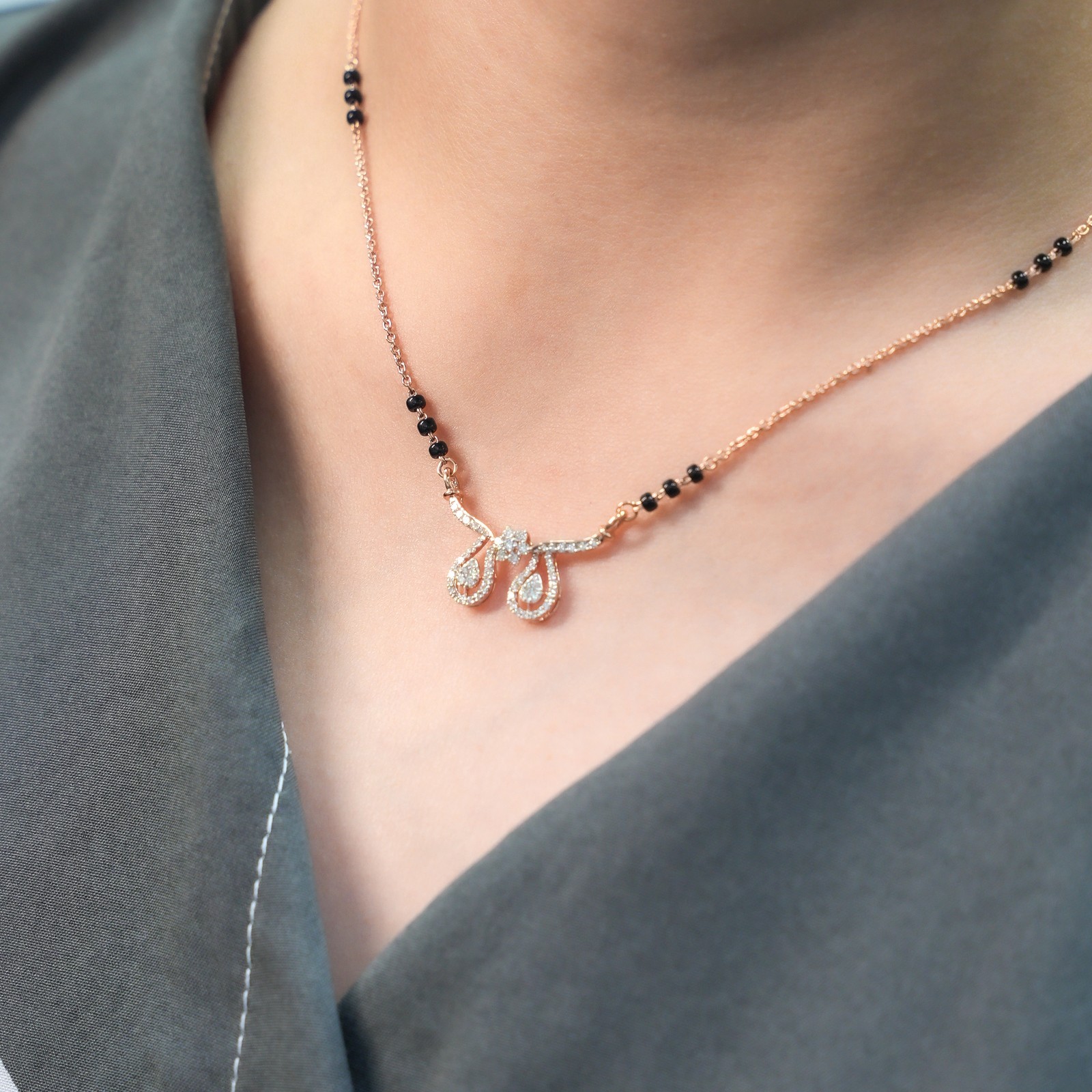 18 KARAT MANGALSUTRA NECKLACE | NATURAL DIAMOND IGI CERTIFIED | WOMAN