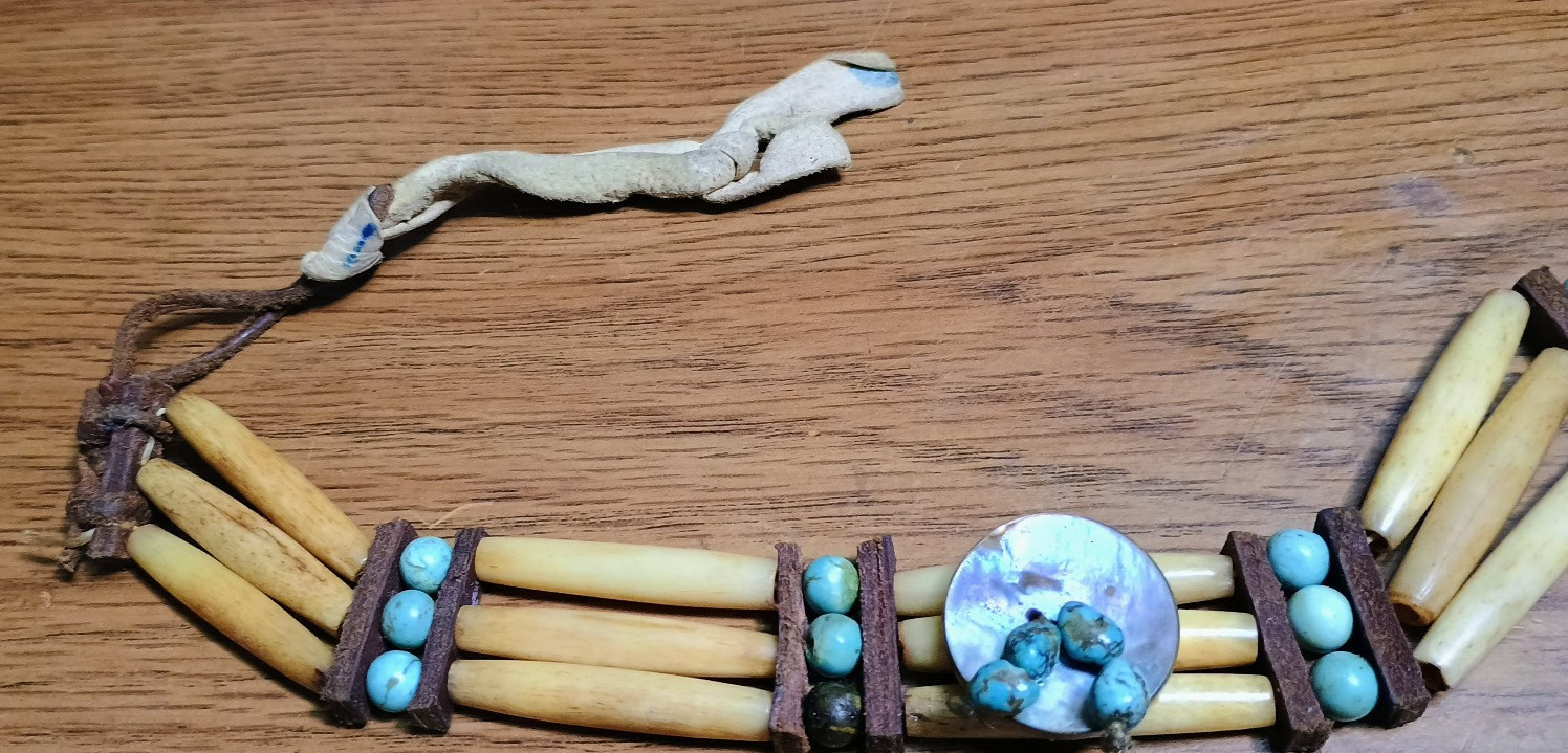 Vintage N.A.Turquoise Shell Boar Bone Leather Neck Choker