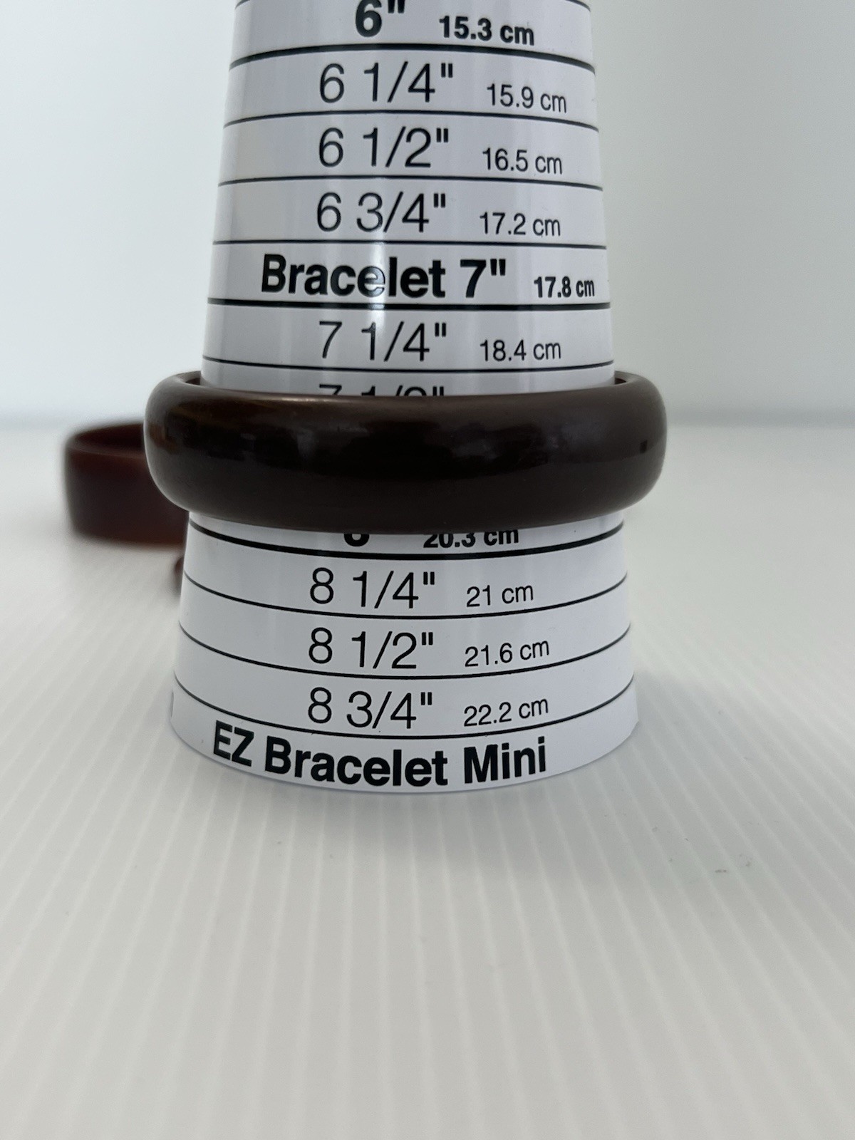 VTG Dark Brown Bakelite Bangle Bracelets – Lot of 4 – Diff Sizes – 1 Carved