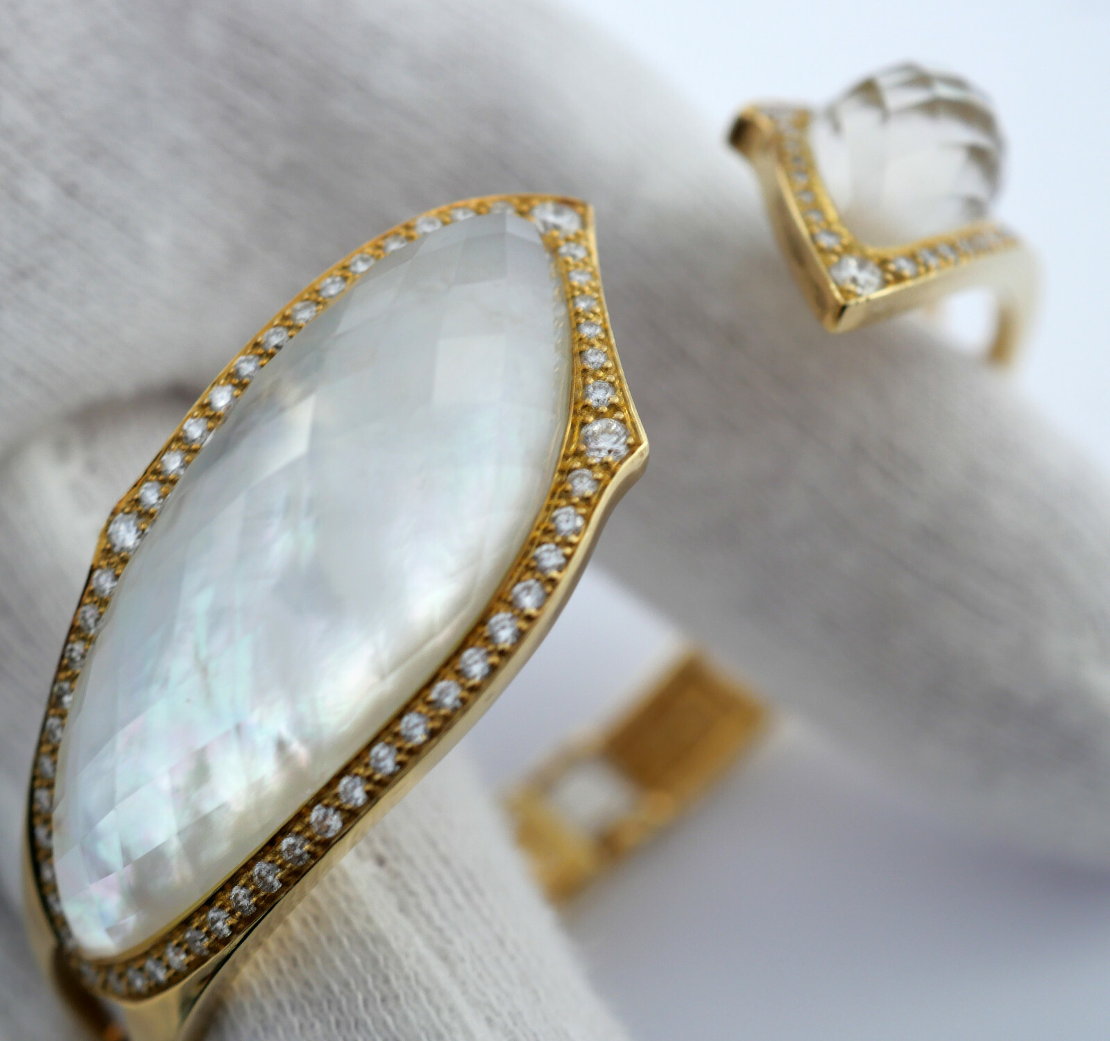 Bracelet Stephen Webster 750 gold crystal mother of pearl brilliant diamonds eye-catching