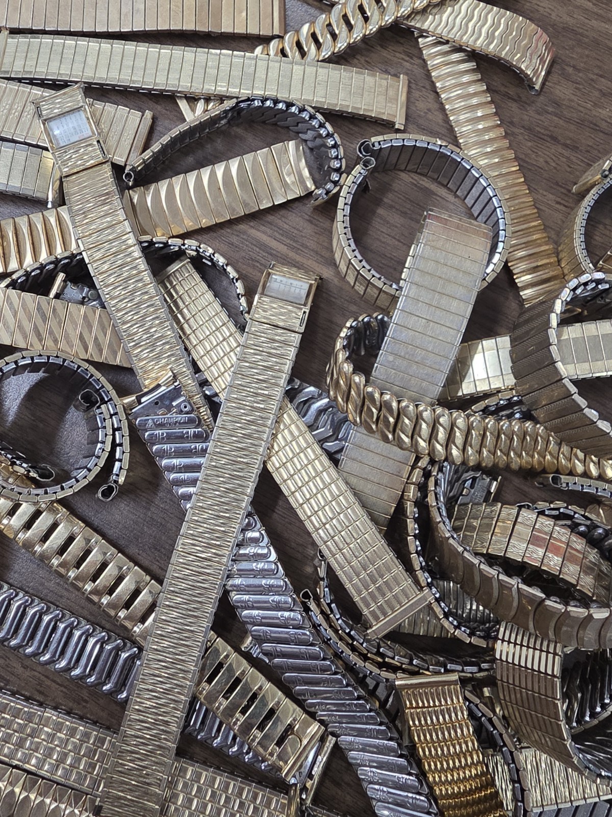 Huge Lot Of Gold Filled/RGP Top Men’s Wristwatch Bands – 1147g – VT599