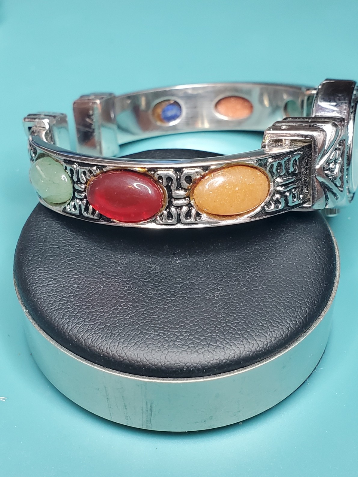 Kim Rogers Women’s Silver Hinged Bangle Watch – New Battery – Excellent TW1