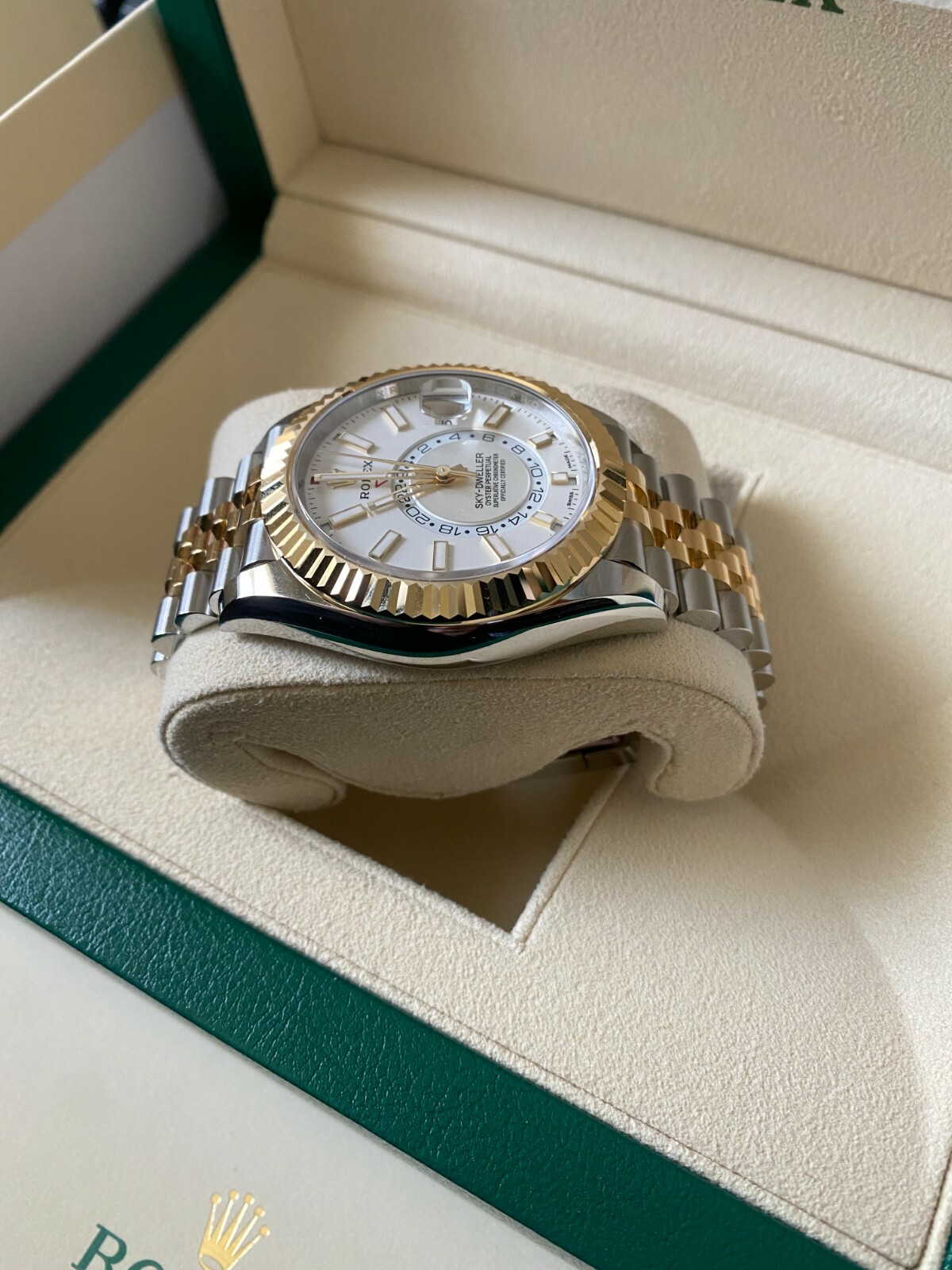 ROLEX WHITE DIAL NEW 2023 SKY DWELLER 336933 18K Gold/Steel Jubilee 42MM