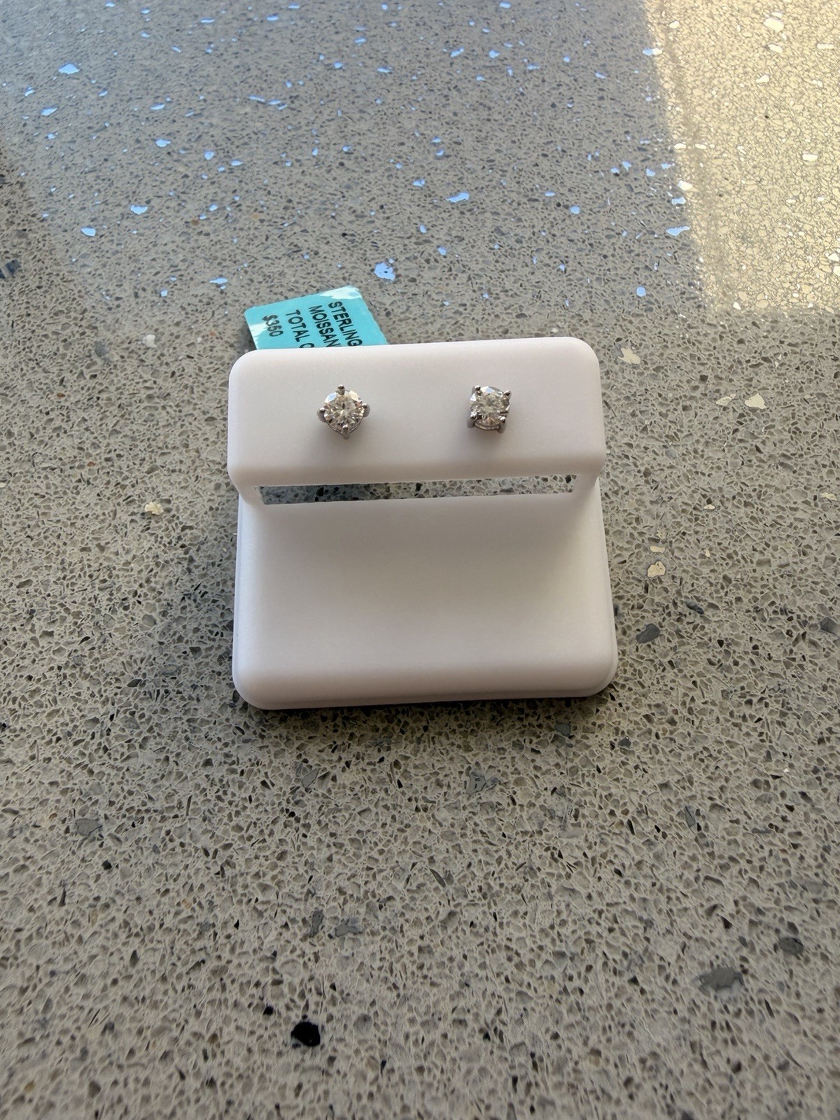 Moissanite 0.44 CTW set in Solid 925 sterling silver Earrings VVSD