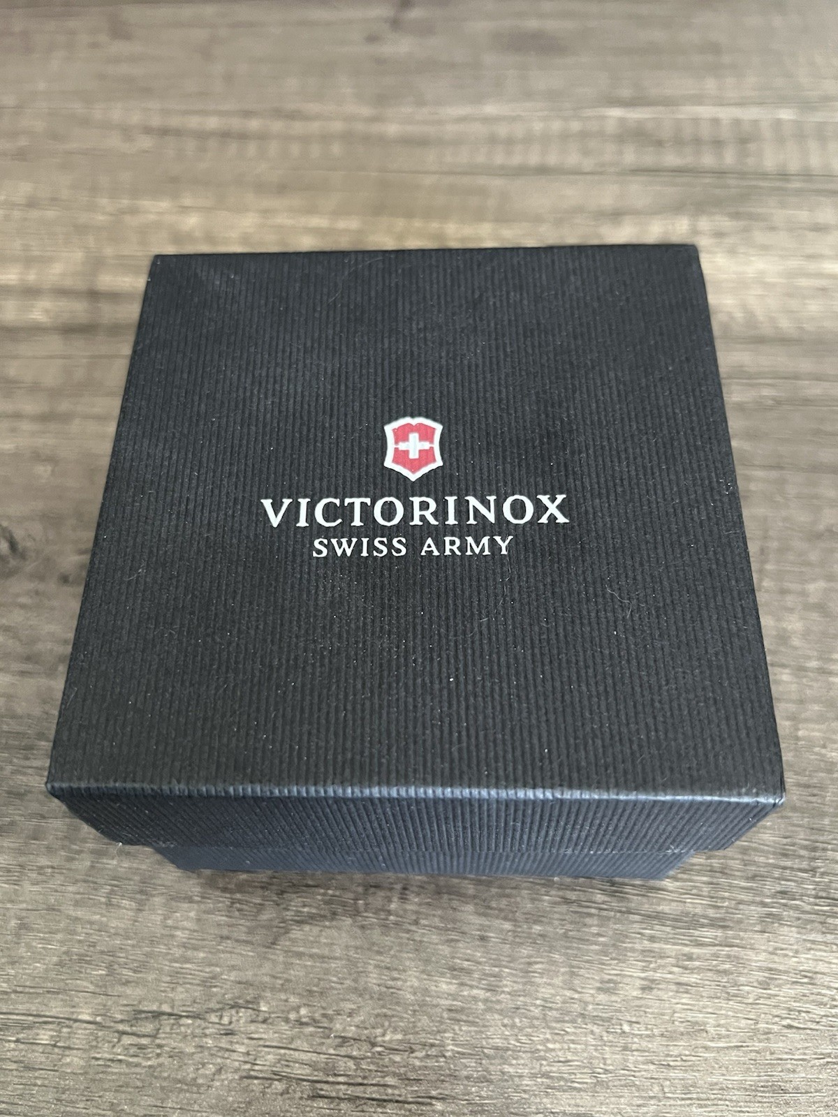 Victorinox Swiss Army Men’s In Original Packaging with Swiss Army Knife Watch