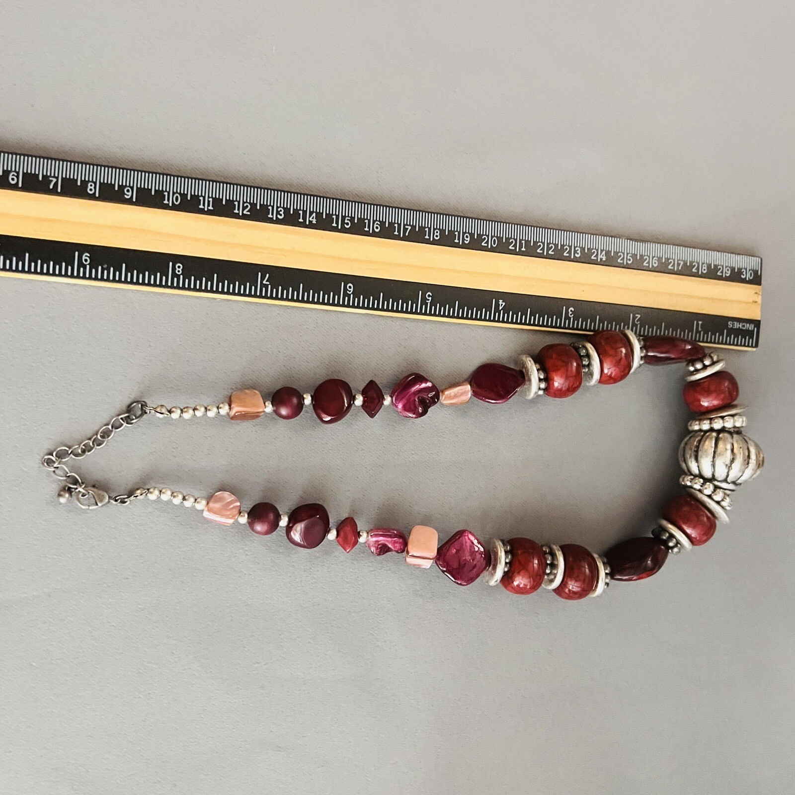 Vintage Lucite Necklace Wine Red Burgundy Silver Chunky Beads Shell PRETTY 1401
