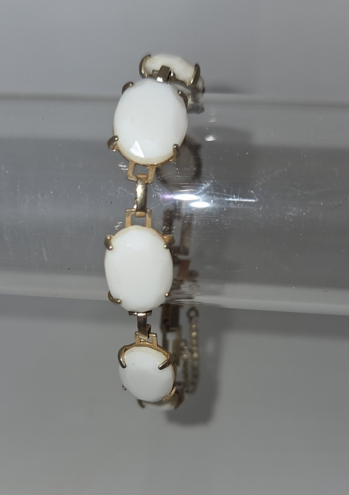 Vintage White Milk Glass Faceted Cabochon Bracelet Gold Tone with Safety Chain