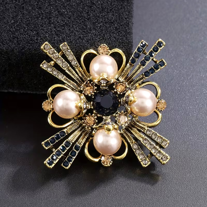 Vintage Flower Sparkling Rhinestones Brooch Pin Women Holiday Fashion Gift