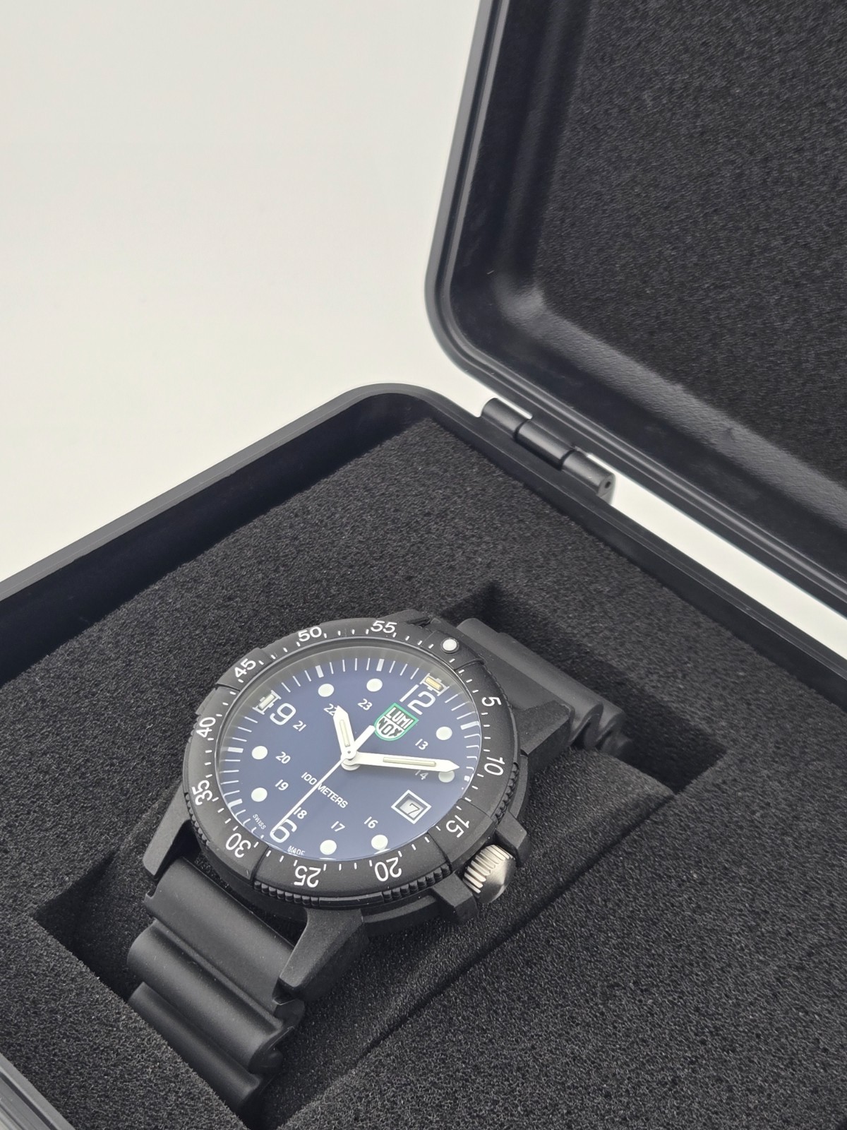 Luminox Men’s Sea Bass CARBONOX Blue Dial Rubber Strap Watch – X2.2003 NEW