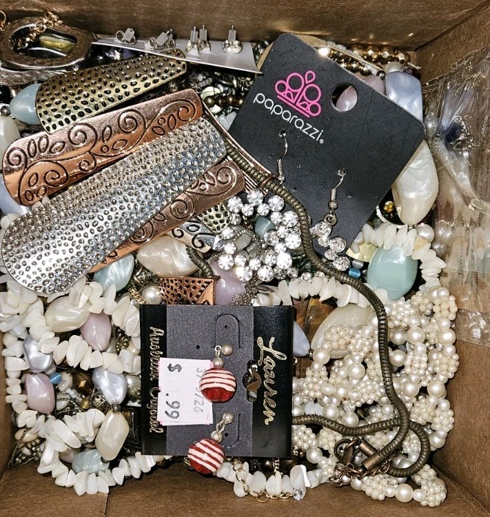 Costume Jewelry Lot ALL WEARABLE 5lbs. Vintage-Mod Treasure Hunt #177