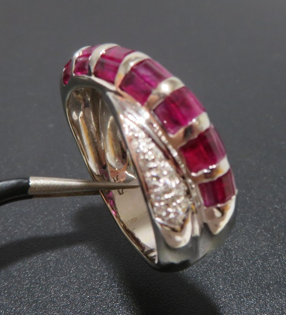 14K WG RUBY & WHIT STONE CLUSTER SWIRL BAND RING SZ 8.25 7.83 grams (A22045-1)