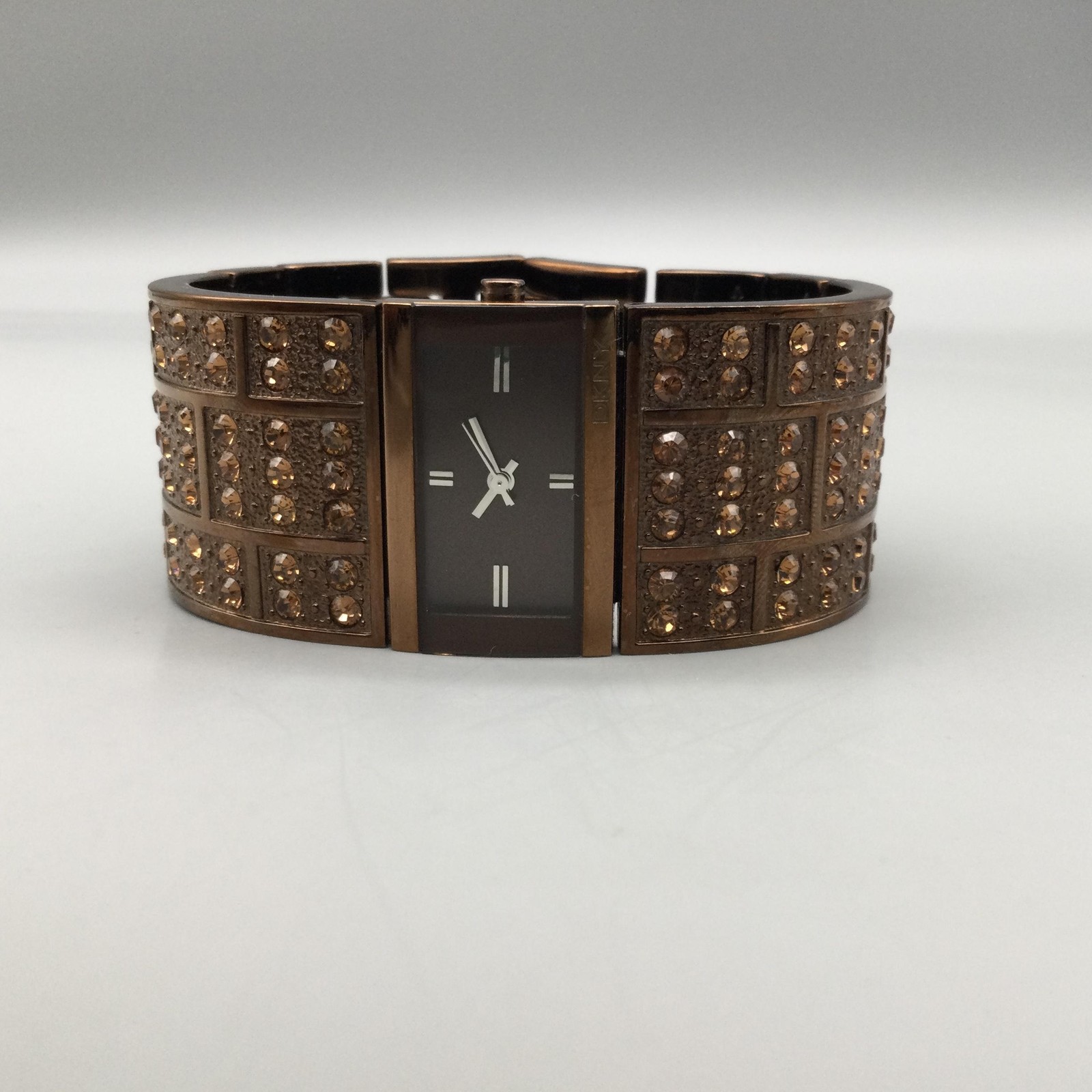 DKNY NY-3885 Womens Watch 28mm Brown Dial Crystals Bangle New Battery 7″